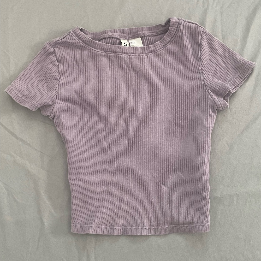 xs H&M purple cropped t-shirt